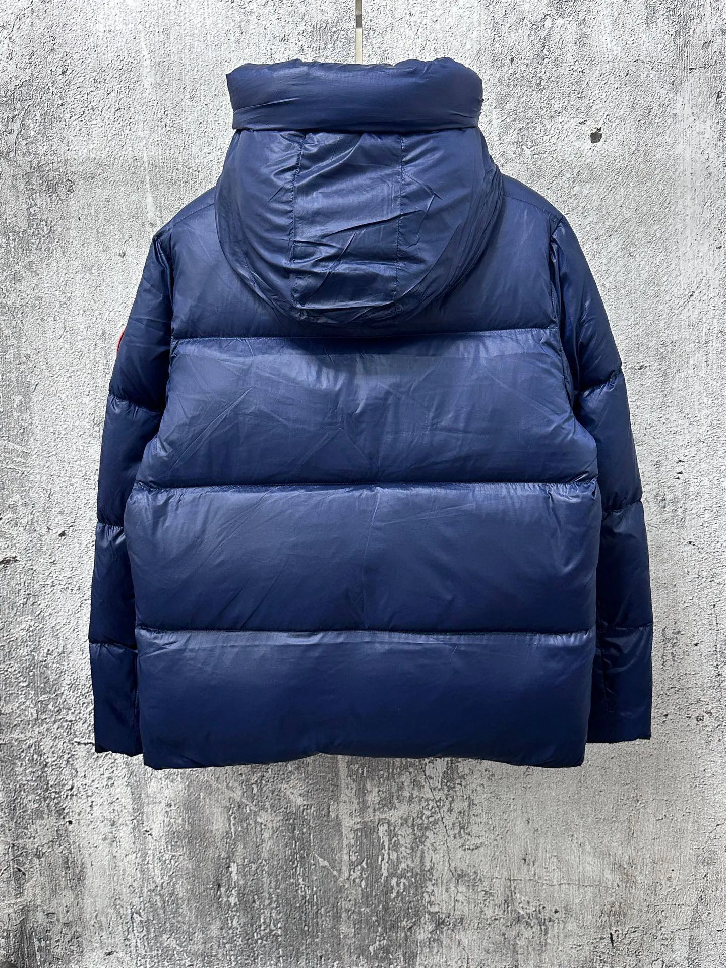 P780 [𝘾𝘼𝙉𝘼𝘿𝘼 𝙂𝙊𝙊𝙎𝙀] Canada Goose's limited new Crofton puff down jacket, top version, ceiling level Crofton soft loaf, 2024 latest style, cold protection effect up to level 4, using recycled Feather-Light tear-resistant fabric, ultra-light, no weight on the upper body at all! The unique black label highlights your temperament‼ ️ Canada Goose, a Canadian brand, has always been recognized as the warmest down jacket. Various Instagram celebrities, Internet celebrities, and celebrities often wear it for street photos. I make Canada Goose every year, but I still can't get rid of my love for it. No matter how cold the days are, there is no need to be afraid, because there is! Filled with 90% white duck down, it is the legendary warmest down jacket and is known as a must-have for Arctic outdoor sports! The most popular down jacket in the world, celebrities are rushing to buy it, it is a must-have!  Size: S~XXL